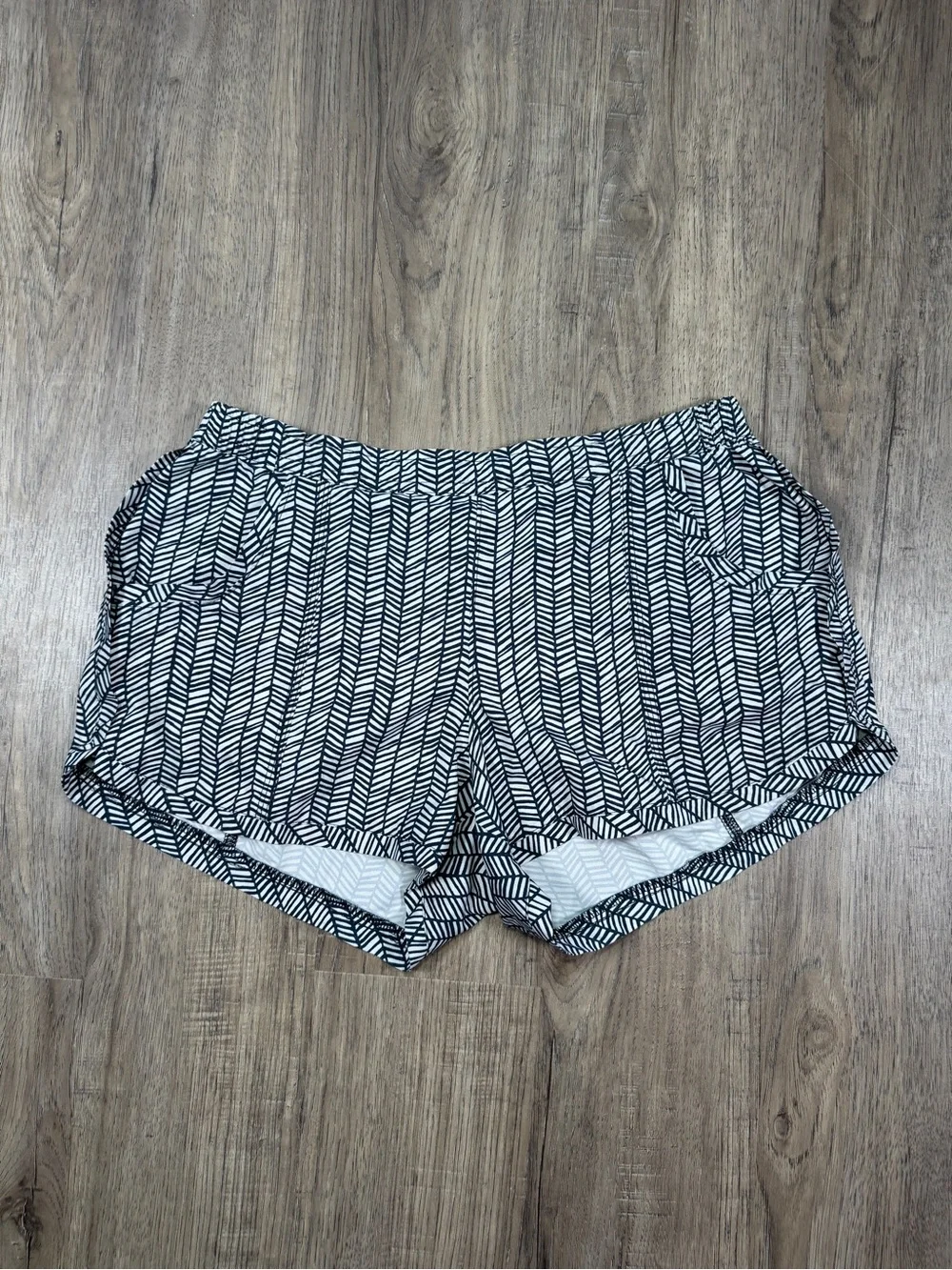 Athleta Blue Chevron Print Athletic Running Shorts Sz S